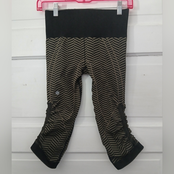 lululemon athletica Pants - Lululemon 3/4 Leggings